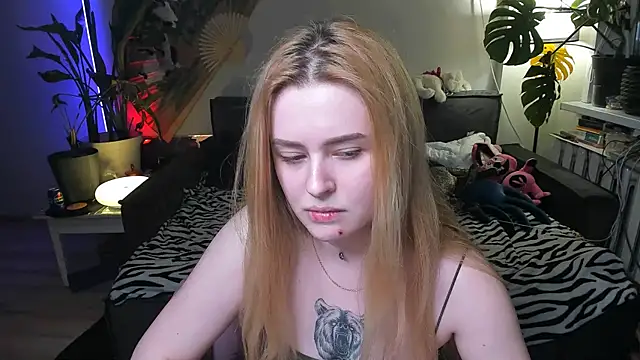 Snapshot of Alexa_Pirs chatting on April 2026 07:07:01 PM Alexa Pirs online show from April 2026 07:07:01 PM