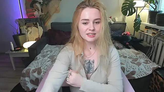 Snapshot of Alexa_Pirs chatting on April 2026 02:42:01 PM Alexa Pirs online show from April 2026 02:42:01 PM