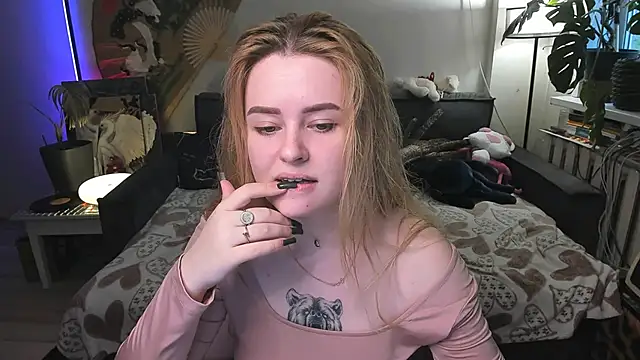 Snapshot of Alexa_Pirs chatting on April 2026 02:41:01 PM Alexa Pirs online show from April 2026 02:41:01 PM