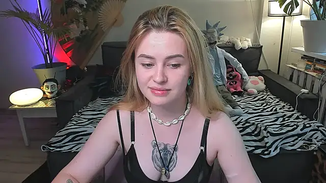 Alexa Pirs online show from June 2026 03:01:02 PM
