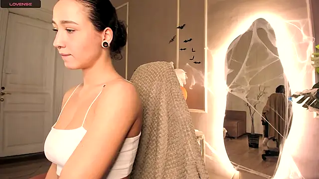 Snapshot of Smoke_of_soul_ chatting on November 2025 01:44:02 PM Smoke of soul online show from November 2025 01:44:02 PM