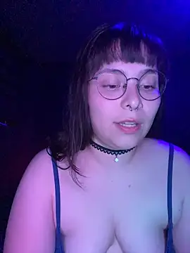 Snapshot of Solo_yoss chatting on February 2026 07:01:01 AM Solo yoss online show from February 2026 07:01:01 AM