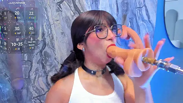 Snapshot of linda_sofi__ chatting on April 2026 08:33:01 PM linda sofi online show from April 2026 08:33:01 PM