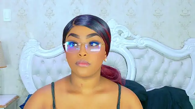 TianahGlow online show from November 2025 08:30:01 PM