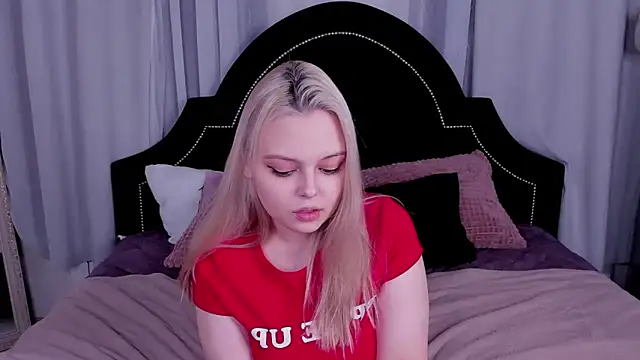 Snapshot of CLAIRE_VOGT chatting on March 2025 12:23:02 PM CLAIRE VOGT online show from March 2025 12:23:02 PM