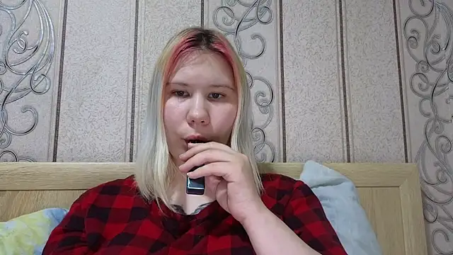 Little kitsune1707 online show from November 2025 12:05:01 PM