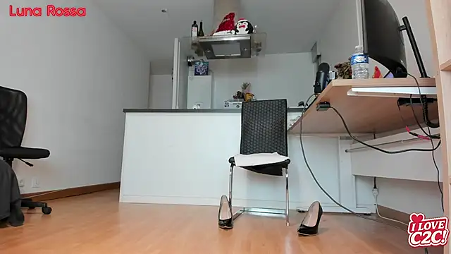 LunaRossaCam online show from February 2026 06:14:01 PM