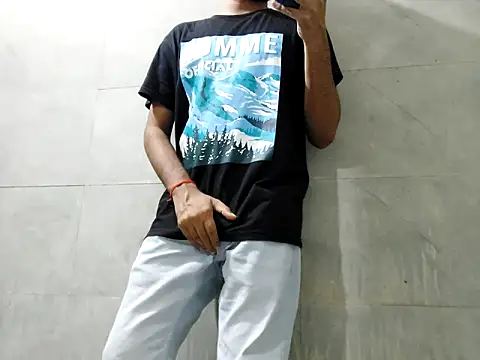 Snapshot of Lustyluckyy chatting on October 2025 07:11:02 PM Lustyluckyy online show from October 2025 07:11:02 PM