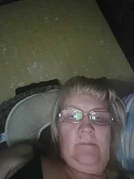 Snapshot of Violet5364 chatting on March 2026 09:42:02 PM Violet5364 online show from March 2026 09:42:02 PM