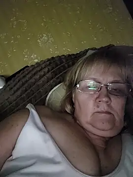 Snapshot of Violet5364 chatting on April 2026 09:01:02 PM Violet5364 online show from April 2026 09:01:02 PM