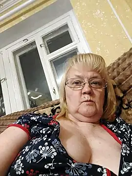 Snapshot of Violet5364 chatting on April 2026 07:22:01 PM Violet5364 online show from April 2026 07:22:01 PM