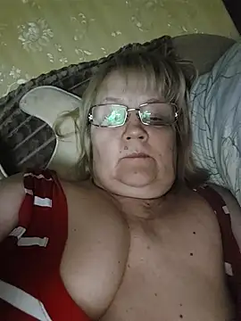 Snapshot of Violet5364 chatting on April 2026 09:04:02 PM Violet5364 online show from April 2026 09:04:02 PM