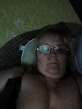 Snapshot of Violet5364 chatting on April 2026 08:45:02 PM Violet5364 online show from April 2026 08:45:02 PM