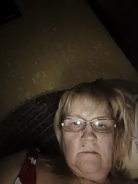 Snapshot of Violet5364 chatting on April 2026 08:44:01 PM Violet5364 online show from April 2026 08:44:01 PM