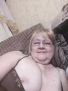 Snapshot of Violet5364 chatting on August 2026 09:17:02 PM Violet5364 online show from August 2026 09:17:02 PM