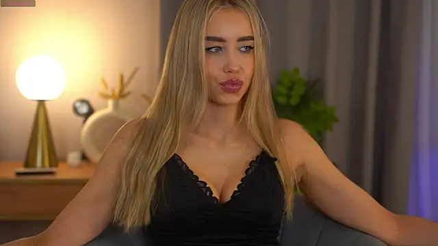 Snapshot of _Spring_Day_ chatting on March 2026 08:09:02 AM Spring Day online show from March 2026 08:09:02 AM