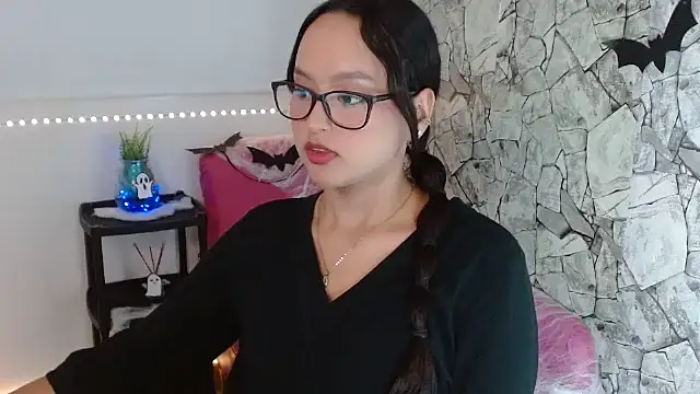 Emilybateee online show from October 2025 07:26:02 PM