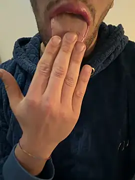 Snapshot of yaxxx03 chatting on October 2025 05:02:02 PM yaxxx03 online show from October 2025 05:02:02 PM