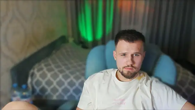 Vladik b online show from March 2026 06:03:01 PM