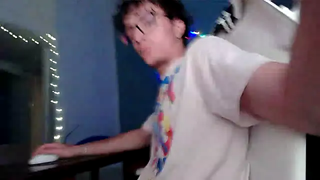 Manuhot001 online show from July 2026 08:27:01 PM