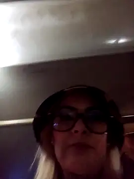 CandieGilson   online show from April 2026 10:20:02 AM