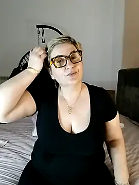 Snapshot of Pumabionda chatting on March 2025 12:35:02 PM Pumabionda online show from March 2025 12:35:02 PM