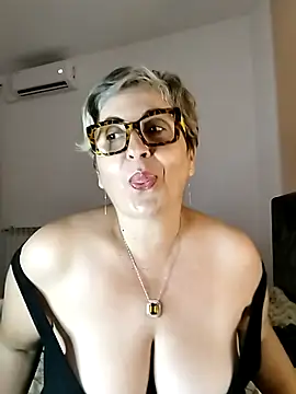 Snapshot of Pumabionda chatting on September 2025 03:55:01 PM Pumabionda online show from September 2025 03:55:01 PM