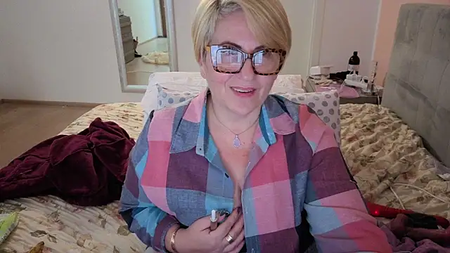 Snapshot of Pumabionda chatting on December 2025 11:19:01 AM Pumabionda online show from December 2025 11:19:01 AM