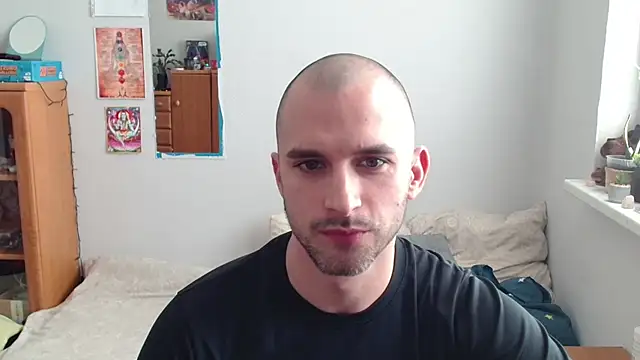 Snapshot of OskarBreno chatting on April 2026 04:37:01 PM OskarBreno online show from April 2026 04:37:01 PM
