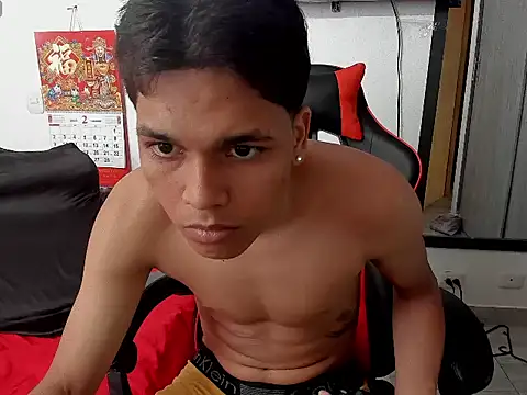 David Gil19 online show from February 2025 04:42:02 PM