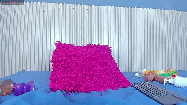 Snapshot of Aida-nicolle chatting on March 2025 01:06:02 PM Aida-nicolle online show from March 2025 01:06:02 PM