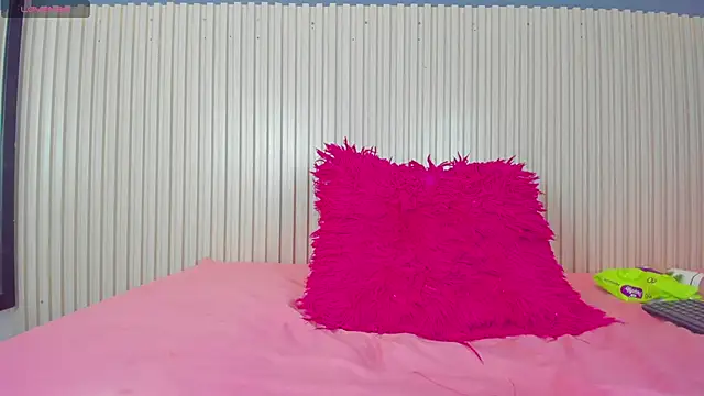 Snapshot of Aida-nicolle chatting on March 2025 12:56:02 PM Aida-nicolle online show from March 2025 12:56:02 PM