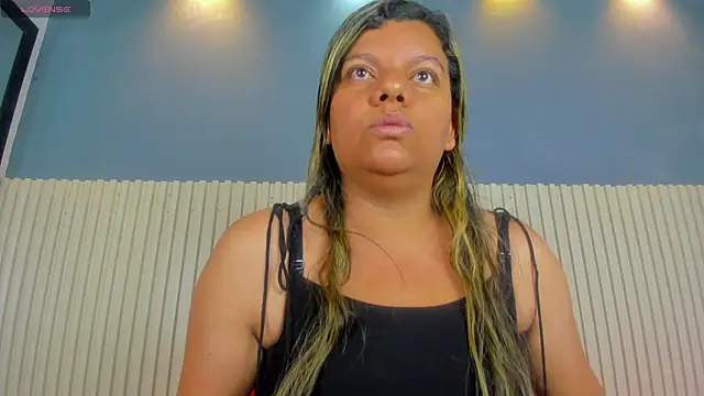 Snapshot of Aida-nicolle chatting on March 2025 09:57:01 AM Aida-nicolle online show from March 2025 09:57:01 AM