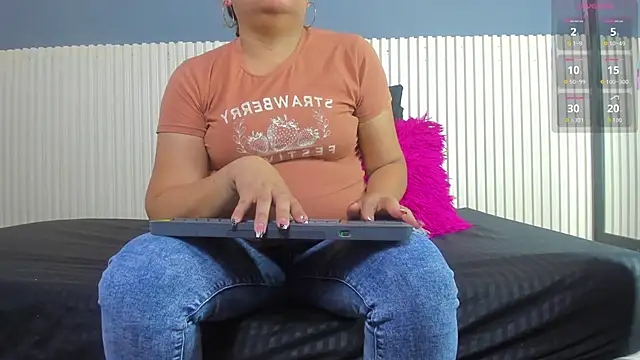 Snapshot of Aida-nicolle chatting on October 2025 09:55:02 AM Aida-nicolle online show from October 2025 09:55:02 AM