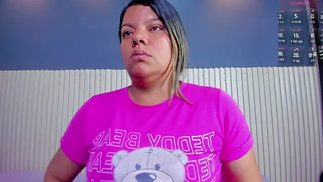 Snapshot of Aida-nicolle chatting on November 2025 09:53:02 AM Aida-nicolle online show from November 2025 09:53:02 AM