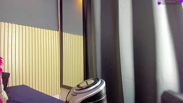 Snapshot of Aida-nicolle chatting on November 2025 11:36:02 AM Aida-nicolle online show from November 2025 11:36:02 AM