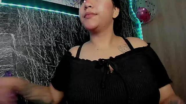 Snapshot of Bellota_Girl chatting on March 2025 09:57:01 PM Bellota Girl online show from March 2025 09:57:01 PM