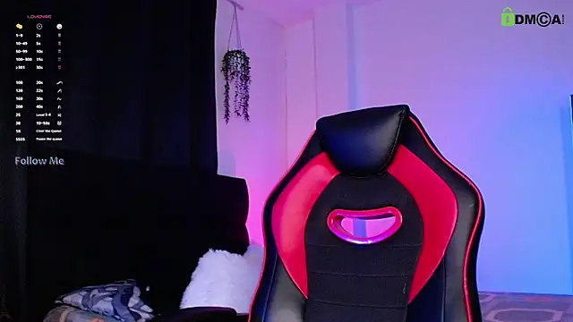 isaac-saenz online show from October 2025 10:15:01 PM