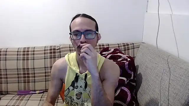 Snapshot of cholitohermoso chatting on June 2026 05:26:01 PM cholitohermoso online show from June 2026 05:26:01 PM