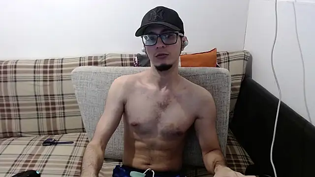 Snapshot of cholitohermoso chatting on July 2026 02:40:02 PM cholitohermoso online show from July 2026 02:40:02 PM