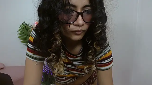 Snapshot of kristen_tay chatting on February 2025 06:49:02 AM kristen tay online show from February 2025 06:49:02 AM