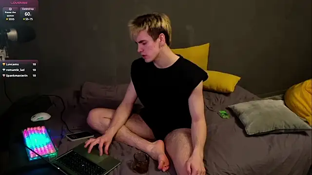 Snapshot of EdwinBlaze chatting on February 2025 11:44:02 AM EdwinBlaze online show from February 2025 11:44:02 AM