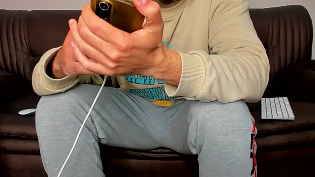 sexyhotmusclesforyou1 online show from March 2025 10:28:01 PM