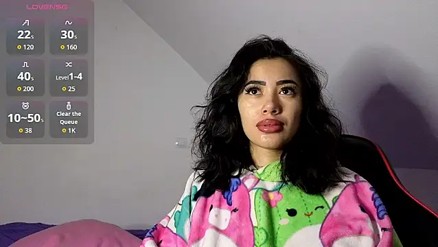 Snapshot of KylieLoveXX chatting on November 2025 11:10:01 AM KylieLoveXX online show from November 2025 11:10:01 AM