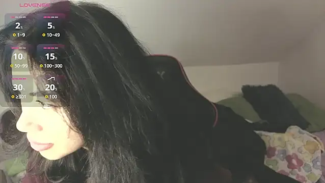 Snapshot of KylieLoveXX chatting on November 2025 05:07:01 PM KylieLoveXX online show from November 2025 05:07:01 PM