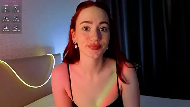 Snapshot of StacyWatts chatting on June 2026 08:43:02 PM StacyWatts online show from June 2026 08:43:02 PM