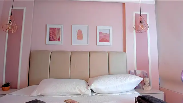 Snapshot of Annie_rhoades chatting on December 2025 12:31:02 PM Annie rhoades online show from December 2025 12:31:02 PM