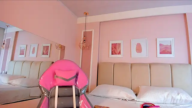 Snapshot of Annie_rhoades chatting on December 2025 12:54:01 PM Annie rhoades online show from December 2025 12:54:01 PM