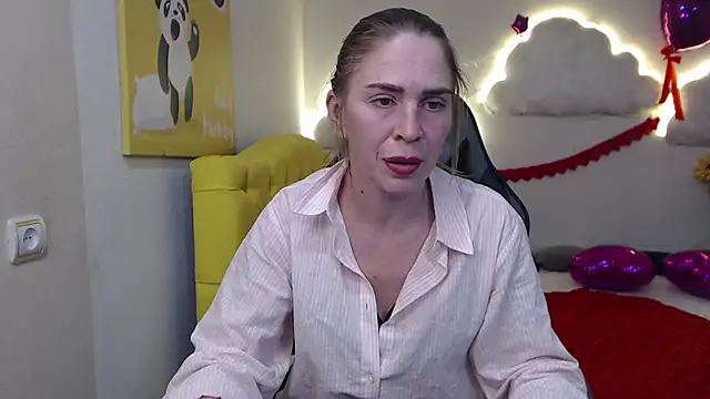 TessaDaybreak online show from March 2025 04:54:01 PM