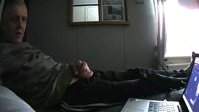 Snapshot of Teemu chatting on March 2025 03:29:02 PM Teemu online show from March 2025 03:29:02 PM